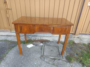 Center desk in walnut slab